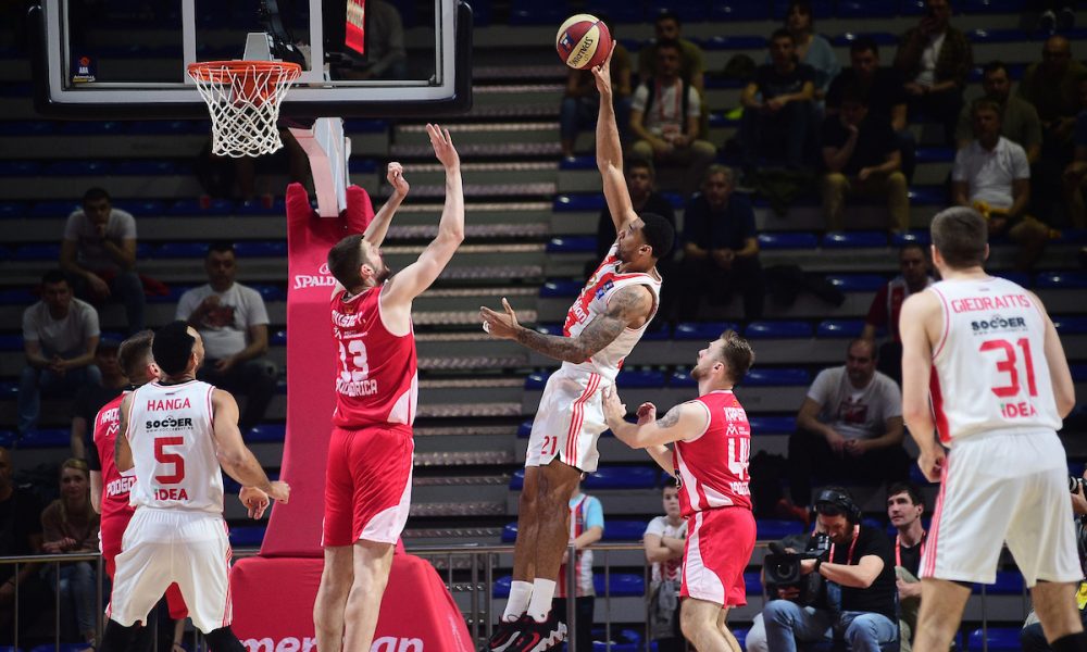 POLUVREME Zvezda rešetala pa stala… Ipak, ima sigurnu prednost posle 20 minuta