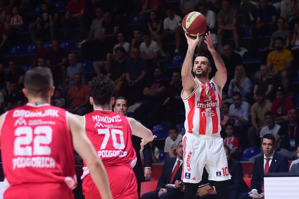 RUTINSKI NA „POPRAVNOM“ Crvena zvezda lako preslišala „studente“ i osigurala prvo mesto!