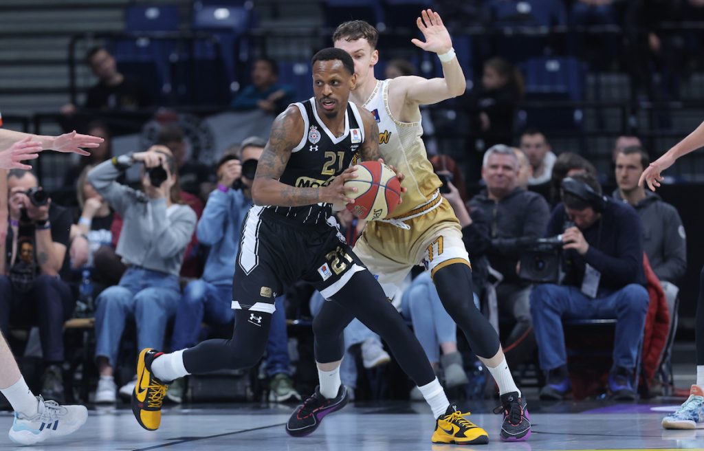 POLUVREME Rafalna paljba u Areni, Partizan na plus devet posle 20 minuta košarke