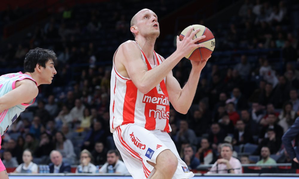 POLUVREME Zvezda na krilima Davidovca stigla dvocifreni zaostatak protiv Krke! Braun dočekao prve minute u crveno-belom dresu (VIDEO)