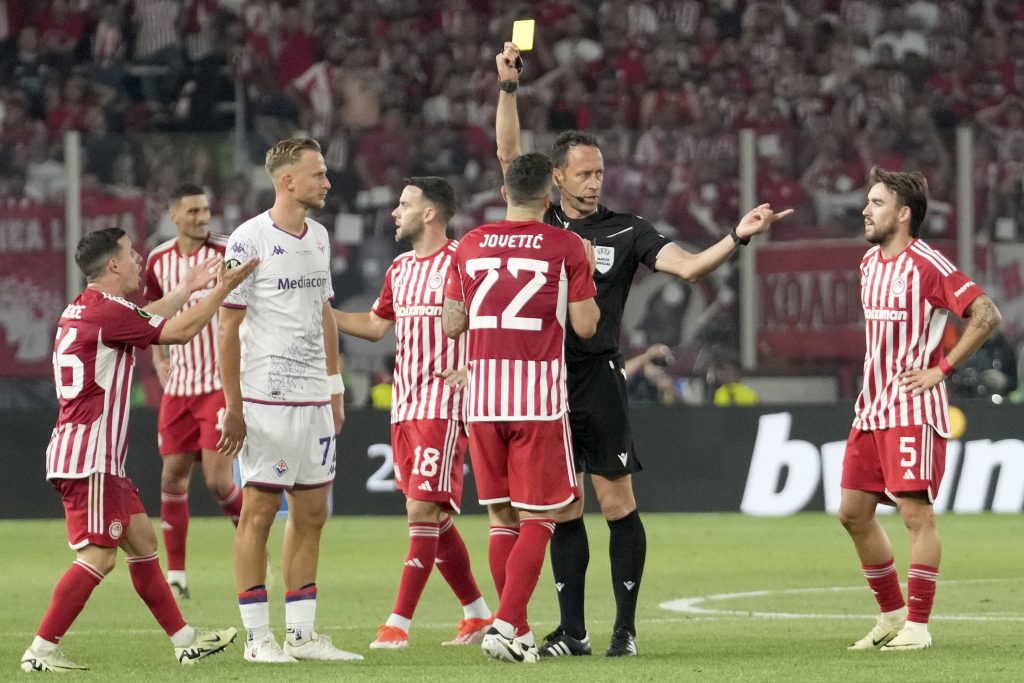 LEPA PREMIJA Vlasnik Olimpijakosa častio igrače za prvi evropski trofej