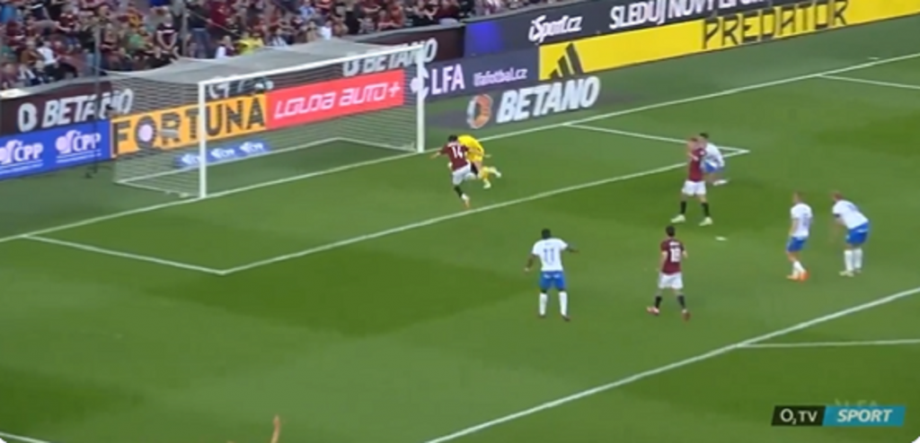 „ZLATNI DEČKO“ U „ZLATNOM GRADU“ Navijači Sparte slave Srbina! Postigao dva gola za titulu (VIDEO)