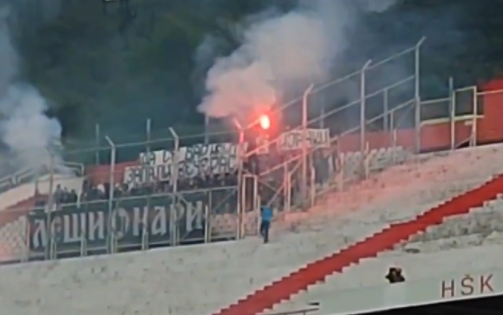 „DA SE BAR NEŠTO NAVIJAČKI VEČERAS ZAPALI“ Navijači Borca spalili zastavu navijača Zrinjskog (VIDEO)