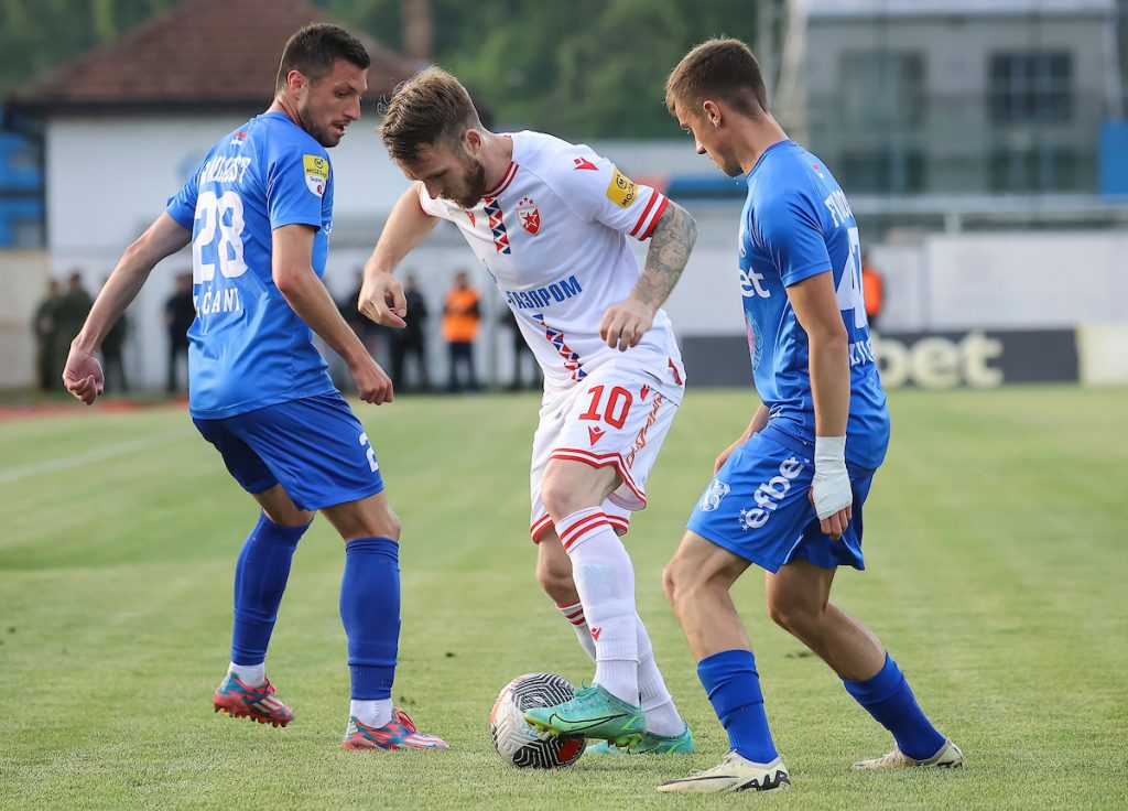 POLUVREME Bez uzbuđenja u Lučanima, Zvezda nije stvorila šansu u prvih 45 minuta