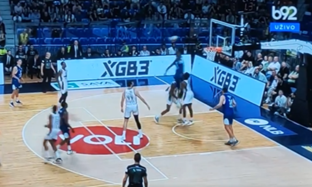 FRANCUZ POLETEO Brutalno zakucavanje Joana Makundua, Ledej i Smit su samo gledali! (VIDEO)