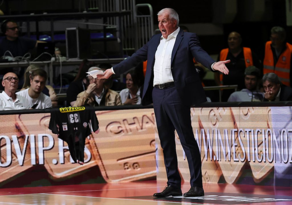 PROBLEM ZA OBRADOVIĆA PRED ZVEZDU: Panter je povredio koleno! Trofejni stručnjak govorio i o „večitom rivalu“…