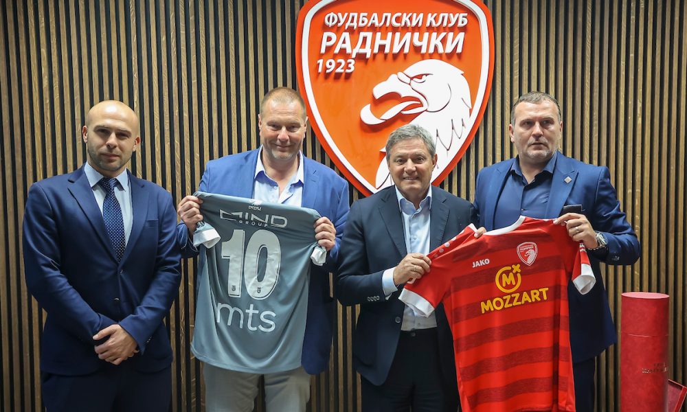 SELEKTOR GLEDA DERBI ZA EVROPU Radnički dočekao legendarnog Piksija, dresovi na poklon (FOTO)