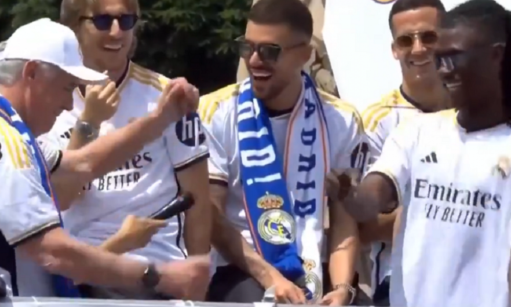 ŠOU NA ULICAMA MADRIDA Real slavi titulu, Karlo Anćeloti pleše sa Kamavingom! (VIDEO)