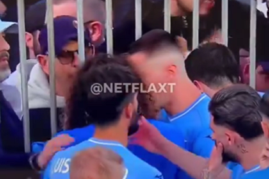 RUŽNE SCENE U ITALIJI Navijači Lacija maltretirali svoje igrače, među njima i bivšeg igrača Voždovca (VIDEO)