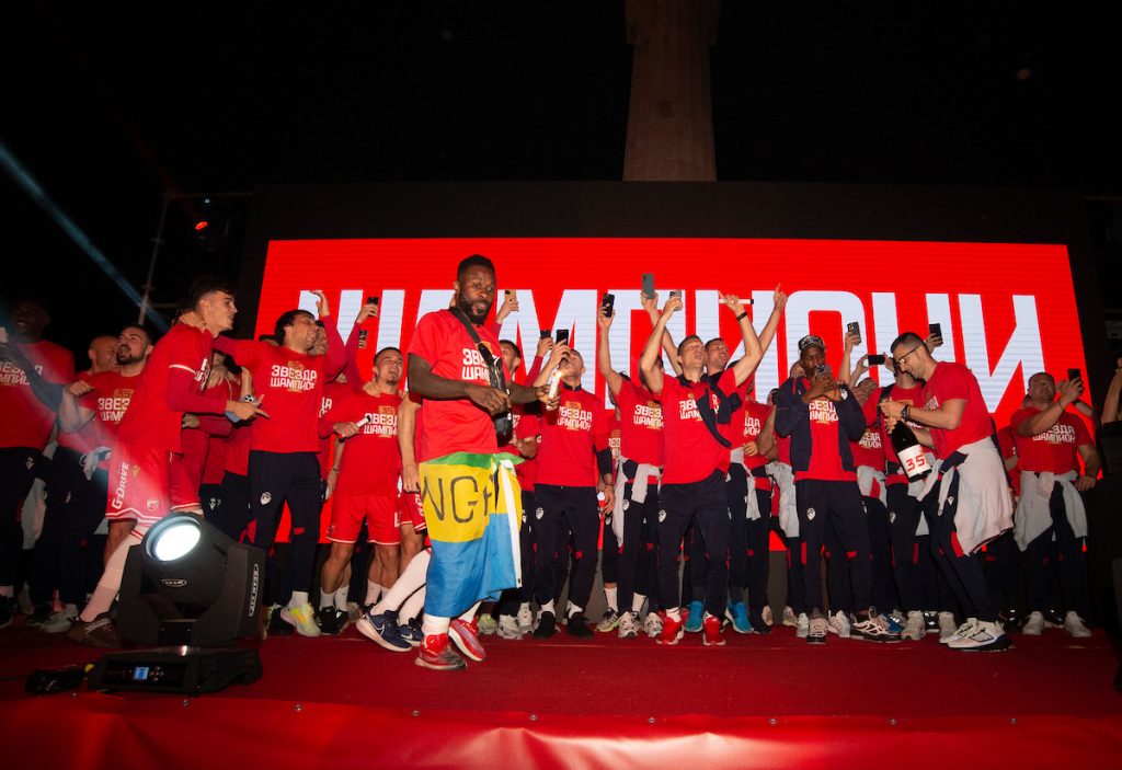 HIT Kangina poruka Dragoviću odzvanjala Kalemegdanom (VIDEO)