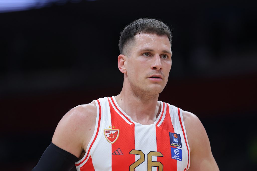 ODGOVOR NA UVREDE Nedović postavio fotku porodice, a onda su zagrmele reči poznatog repera