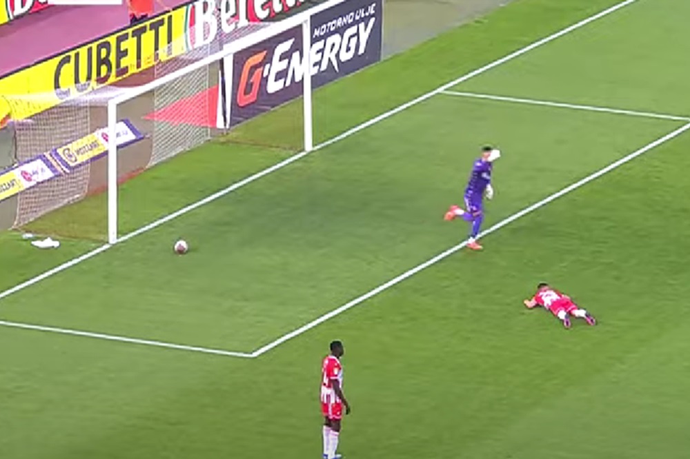 ČUKA PRETI DA POKVARI SLAVLJE Rogan glavom matirao Glazera, „brđani“ poveli protiv Zvezde (VIDEO)