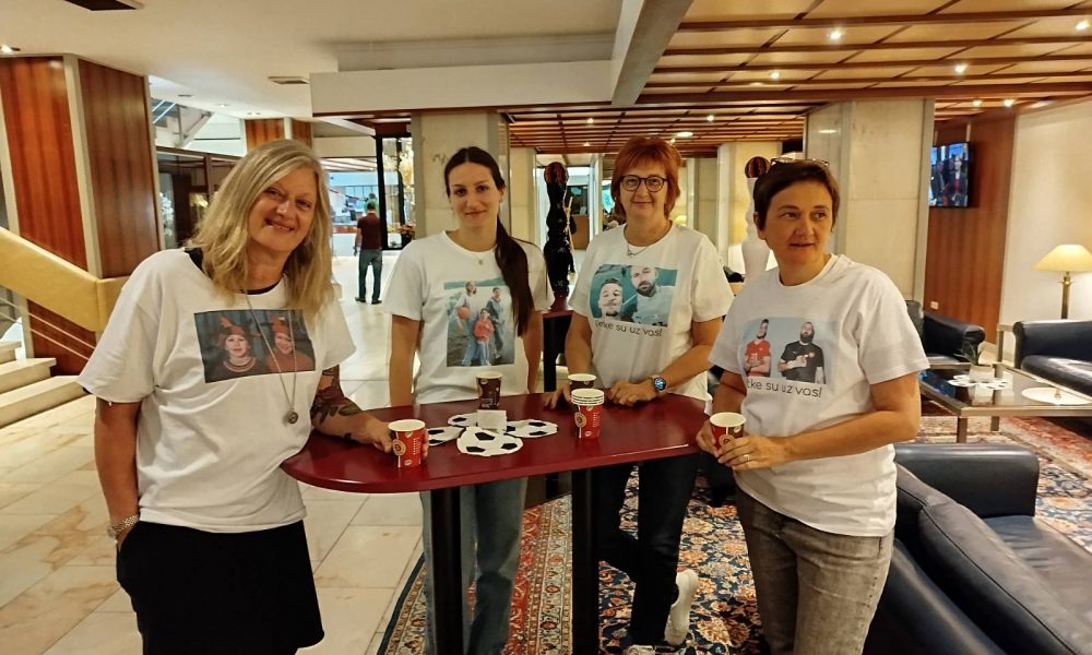 TO JE PRAVA PODRŠKA Posebna koreografija porodice Milinković Savić pred meč sa Engleskom (FOTO)