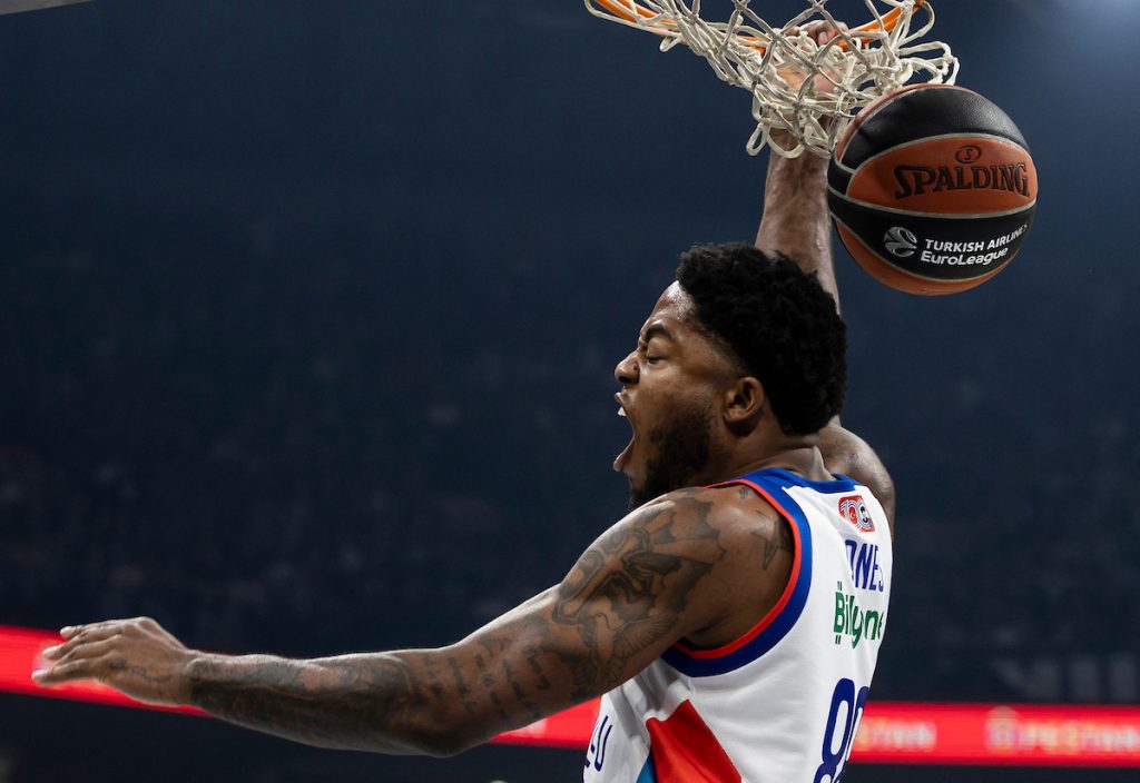 „BOMBA“ Sjajni centar pred vratima Partizana! Dogovor je blizu…