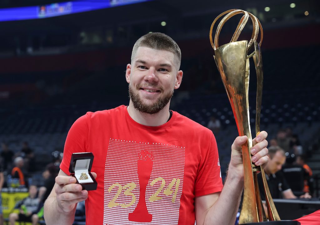 ISPUNILA MU SE ŽELJA Gedraitis zvanično produžio ugovor sa Zvezdom