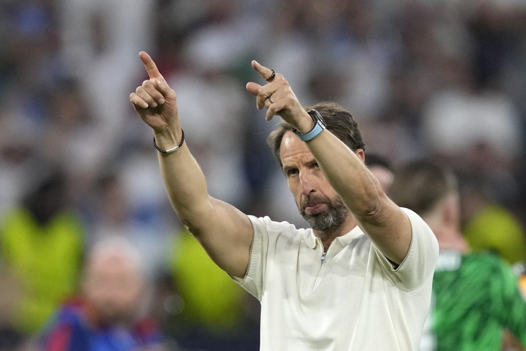 RADE BOGDANOVIĆ OPLEO PO SAUTGEJTU: Od prve utakmice nosi istu majicu! On je sujeveran…