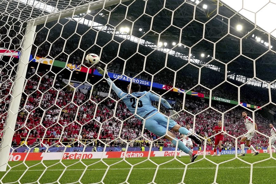 „OTVORIO“ SE I LIVERPUL „Redsi“ najzad kupili igrača, ali dolazi tek dogodine