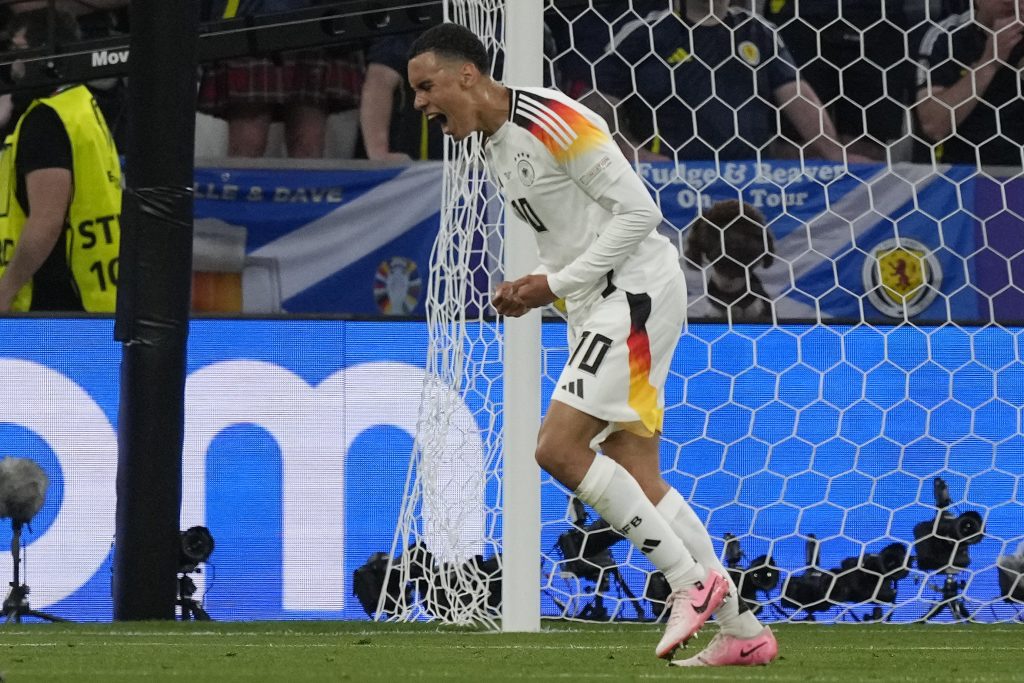 JUNAK DANA Rođen u Nemačkoj, birao između Engleske i rodne zemlje… Biser je svetskog fudbala!