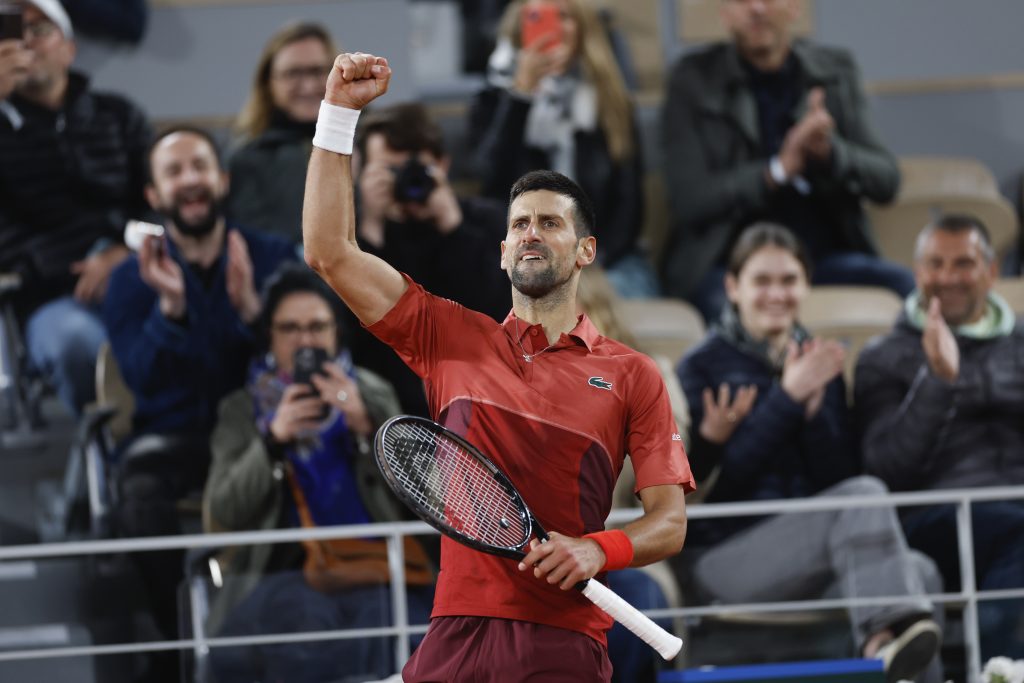 NOĆNI TRILER Đoković posle pet setova slomio Italijana koji ga je mučio i pre tri godine