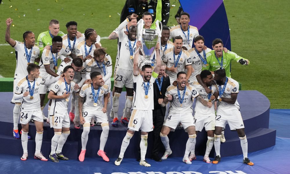 „BOMBE“ NA „BERNABEU“ Real Madrid pravi nove „galaktikose“! Dva defanzivca su već dogoverena, poznato i ko bi mogao da bude trener