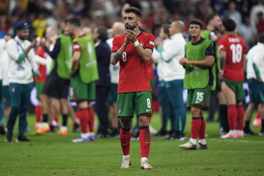 BRUNO FERNANDEŠ: Dosta sa pričama o Ronaldu i Mbapeu! Ne radi se samo o njima…