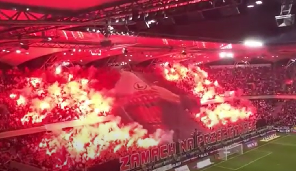 POZNATI SU PO NAJBOLJIM KOREOGRAFIJAMA Ovog puta su namašili sebe! Žena s prasetom, a muškarci drže čekić i bejzbol palicu! Sve je protiv… (FOTO/VIDEO)