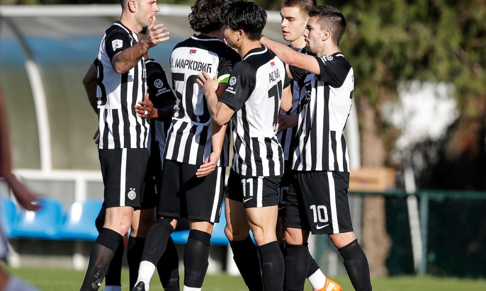 PARTIZAN REŠIO PROBLEM NA BOKU Crno-beli u jednom danu doveli dva desna beka! Jedan dolazi iz Voše, a drugi…