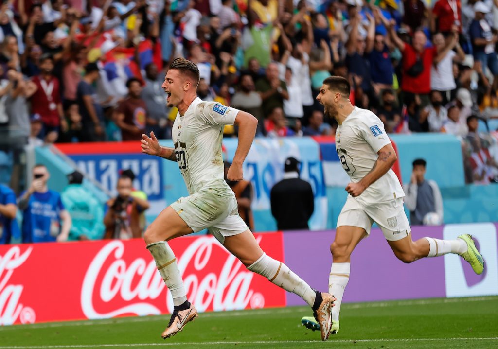 AKCIJA ZA TV ŠPICE Sergej i Mitrović se poigrali sa protivničkom odbranom! Zašto ovako nije moglo u Nemačkoj? (VIDEO)