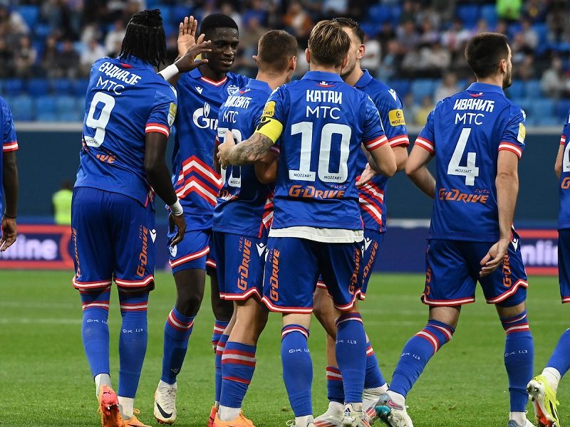 Fudbalerima Crvene zvezde uručen pehar (VIDEO)