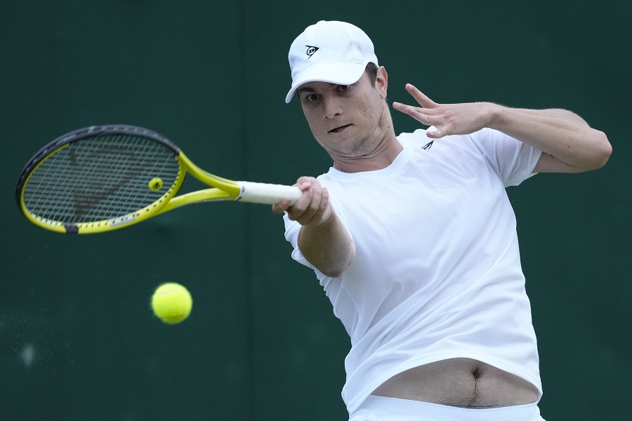 PAO HOLANĐANIN Kecmanović u trećem kolu Vimbldona posle preokreta