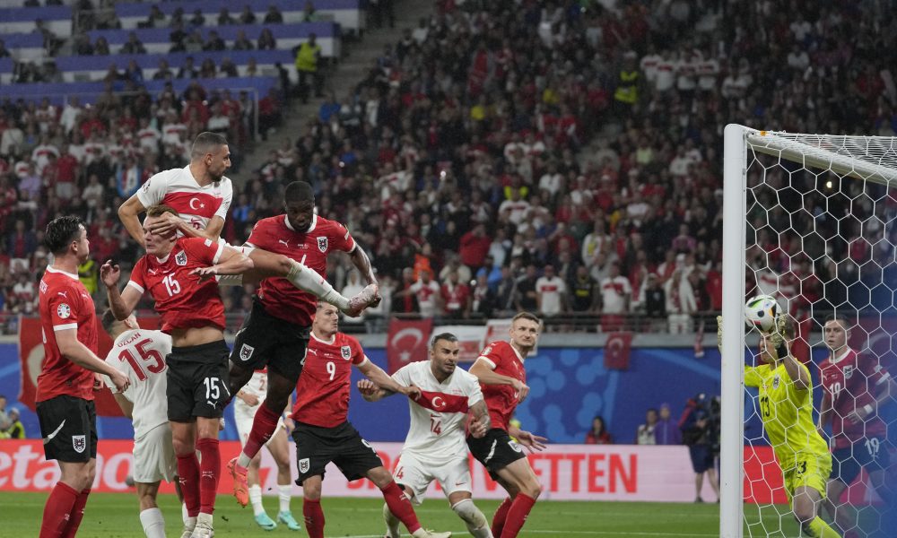 DRAMA PO PLJUSKU „Azuri“ su već kod kuće, ali jedan Italijan je živ na prvenstvu! Turska šokirala Austriju