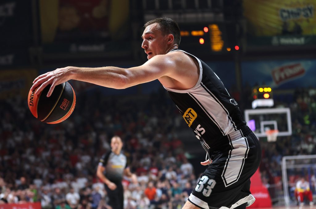 PODRŠKA SUPRUGE Anđušićeva žena: Imaš materijala za knjigu! Odlaziš iz Partizana čistog obraza i podignute glave (FOTO)