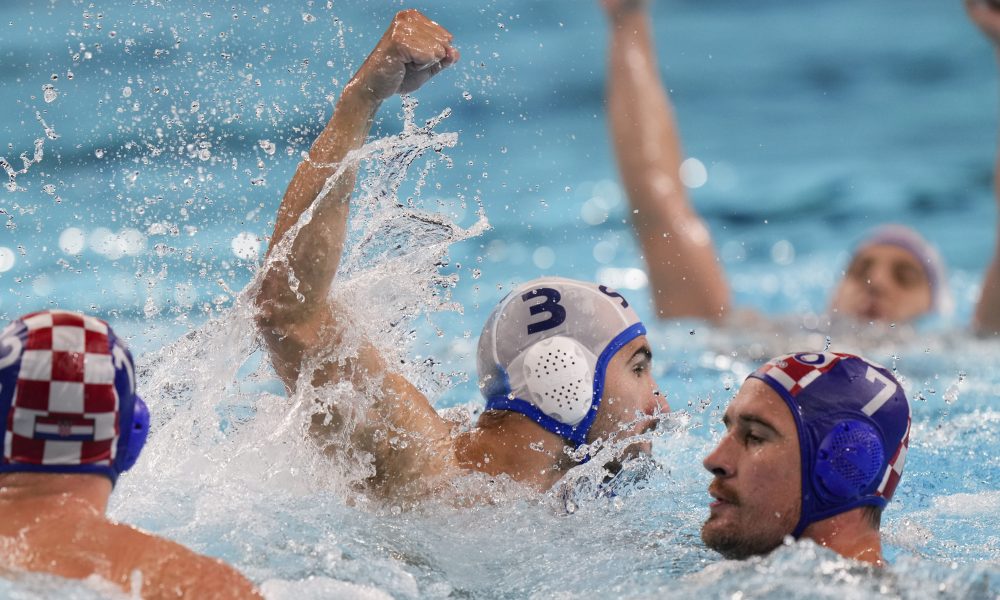 VATERPOLO „TIKA-TAKA“ Pogledajte kako su se „delfini“ poigrali sa „barakudama“, akcija za almanahe (VIDEO)