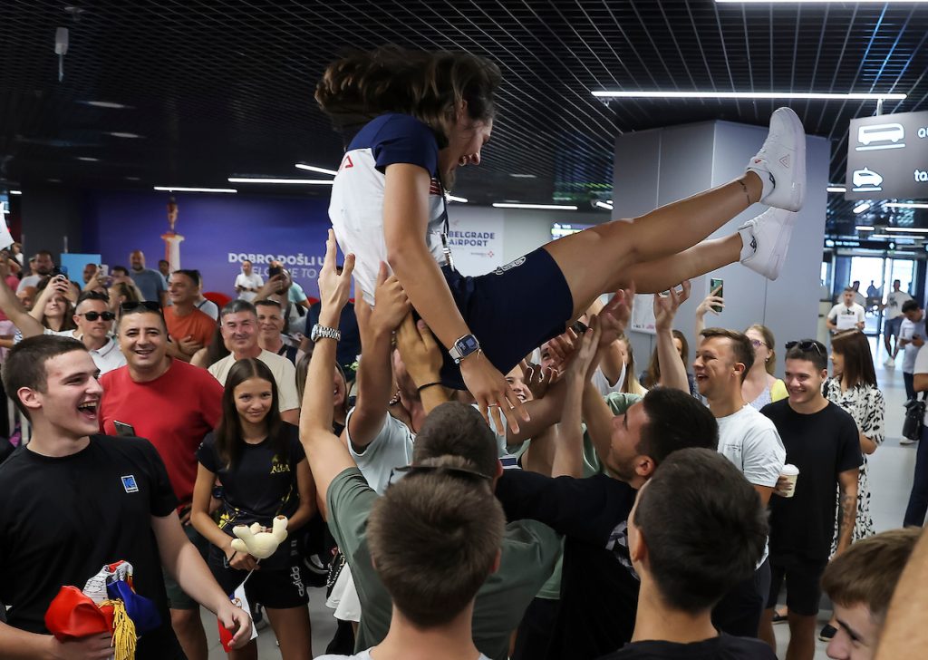 ŠAMPIONSKE SUZE Ovo naša heroina sigurno nije ranije doživela! Srebrnu Aleksandru Perišić… (VIDEO)
