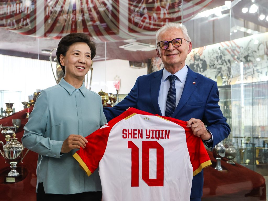 Visoka delegacija Narodne Republike Kine posetila FK Crvena zvezda (FOTO)