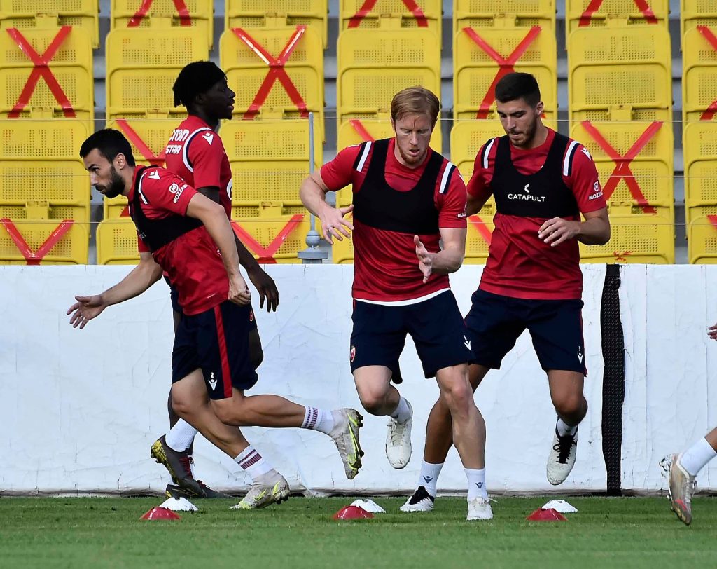 NE TAKO DAVNO BIO JE PRVO ZIMSKO POJAČANJE ZVEZDE Sada mu je karijera u strmoglavom padu, završio je u trećoj ligi (VIDEO)