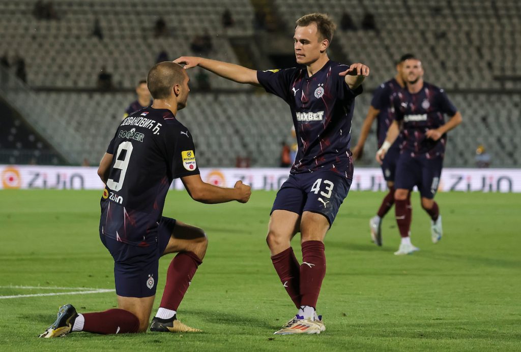 PARTIZAN IZ VAZDUHA SRUŠIO ŽELEZNIČAR „Parni valjak“ ostao lider! Stanojević je uspeo da promeni bar jednu stvar… (VIDEO)