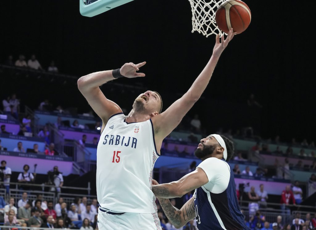 TRI MEDALJE U OTPICAJU ZA SRBIJU Košarkaši igraju za bronzu, jure se odličja u kajaku i rvanju