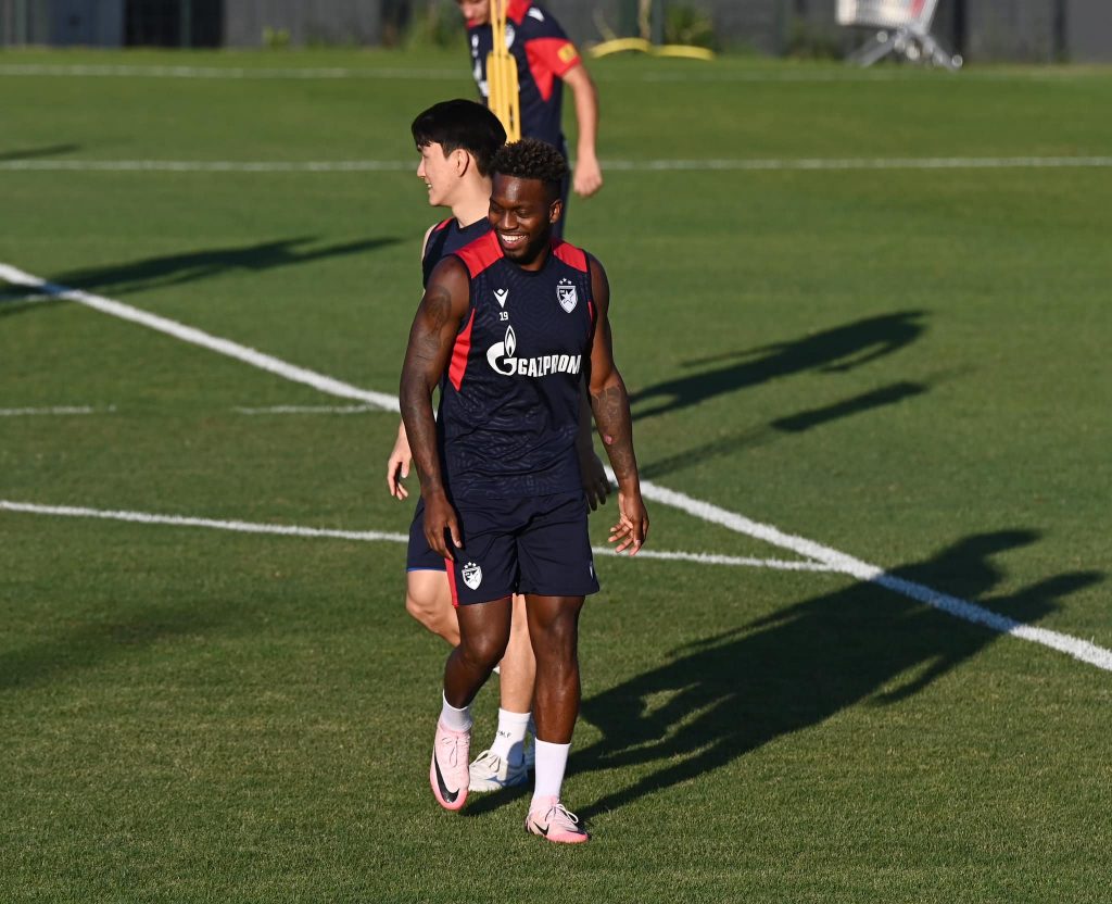 OTKRIVAMO Zvezdaška javnost je dugo čekala veliko pojačanje na poziciji beka, evo kada će Seol na teren…