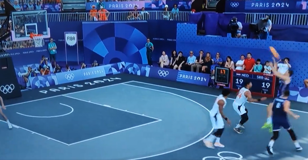 S JEDNE NOGE U PADU „SA AJFELOVOG TORNJA“ Pogledajte dvojku Stojačića za pobedu u poslednjoj sekundi! (VIDEO)