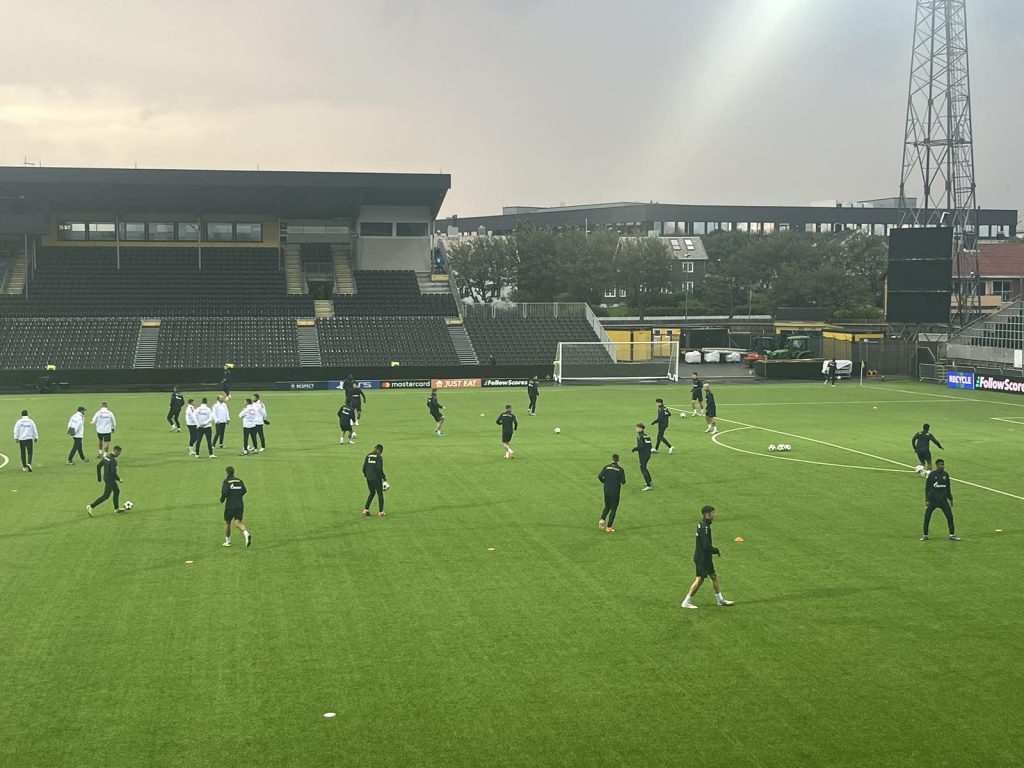CRVENO-BELI OSETILI BRZU PODLOGU Sjajna atmosfera na Zvezdinom treningu pred Bodo (VIDEO)