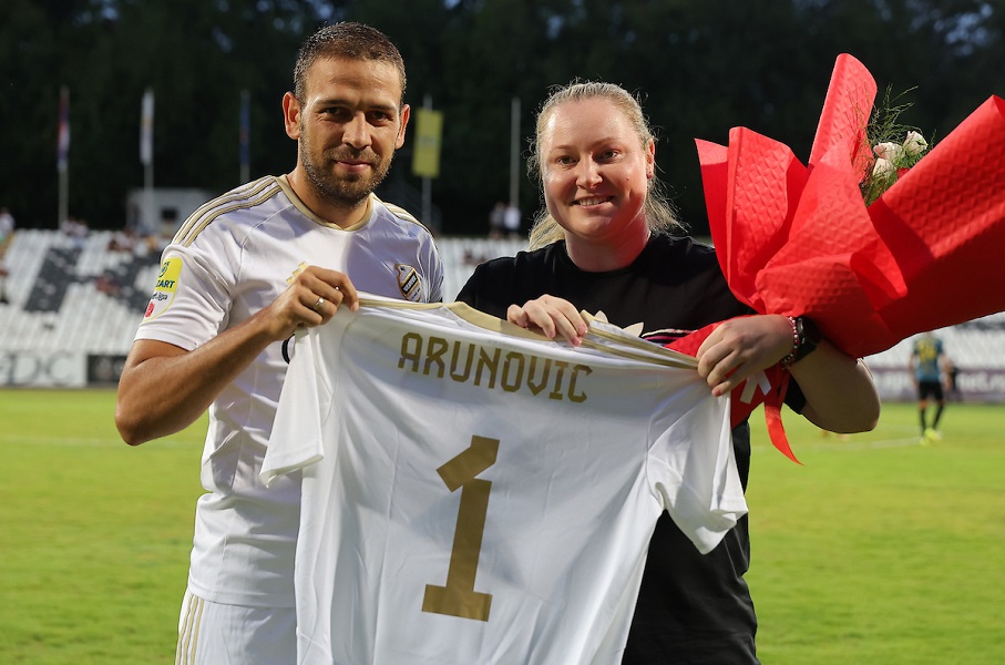 DRES ZA ŠAMPIONKU Zorana Arunović gost na superligaškoj utakmici