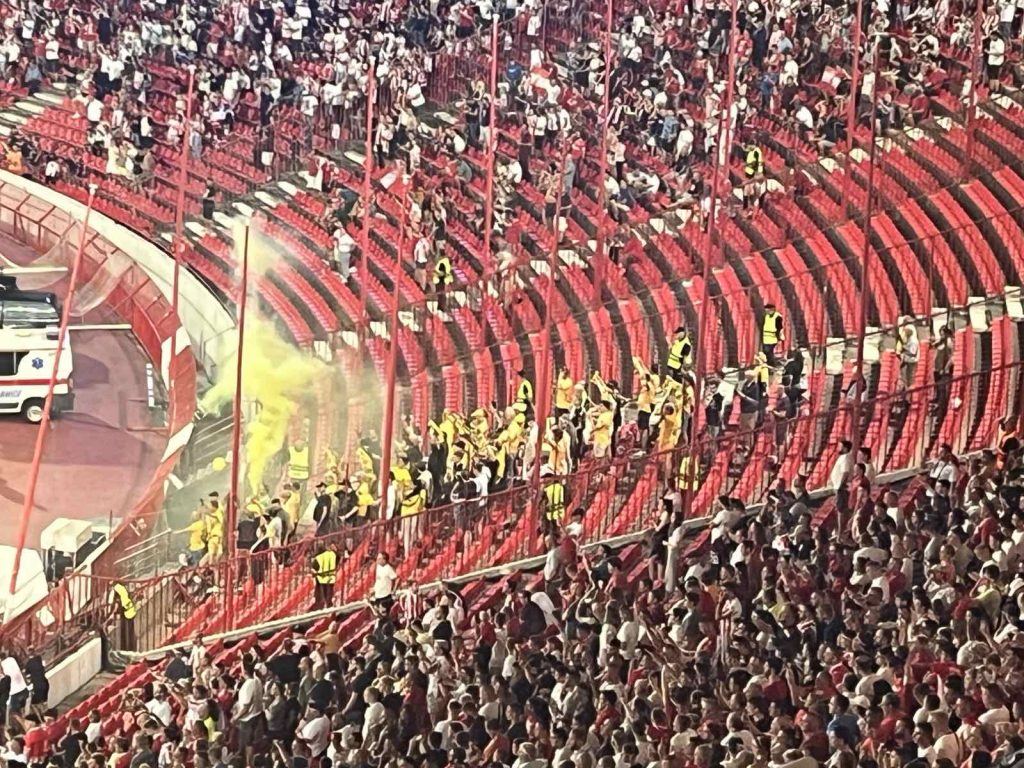 SKROMNA PODRŠKA ZA GOSTE Oko stotinak pristalica Bodo/Glimta na tribinama „Marakane“ (VIDEO)