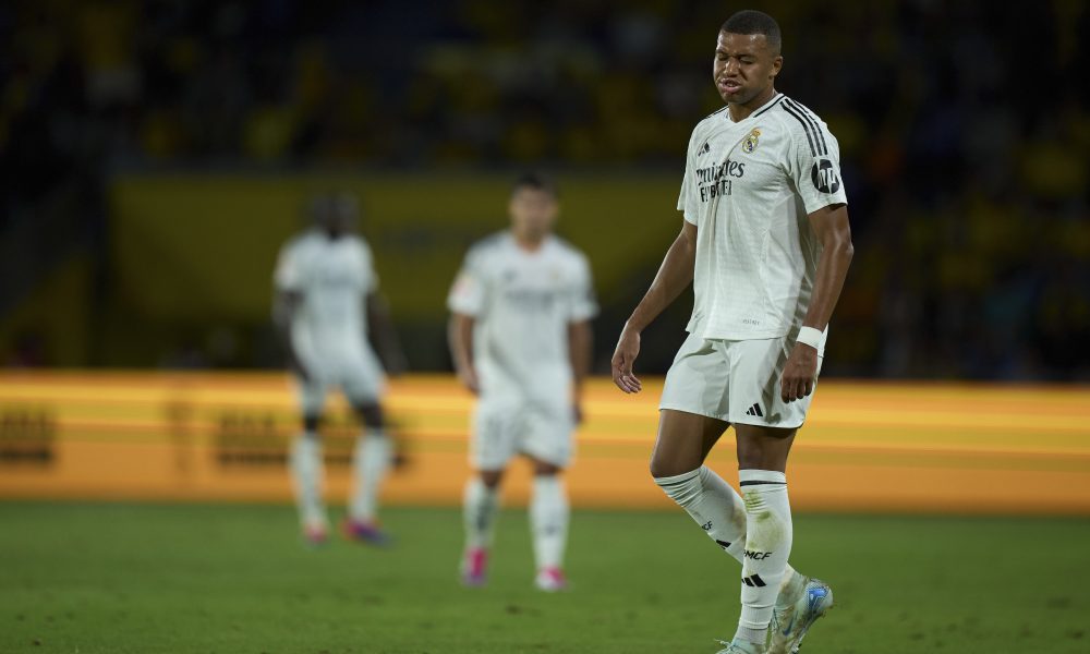 „NEŠTO JE TRULO U DRŽAVI DANSKOJ“ Snimak koji pokazuje da će Mbapeu i Vinisijusu trebati dve lopte (VIDEO)