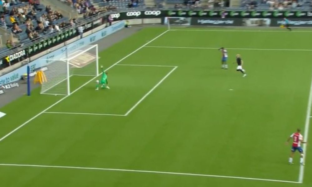 NE NA TU STRANU, SINKO! Smešan autogol u Norveškoj odveo ekipu u poraz (VIDEO)