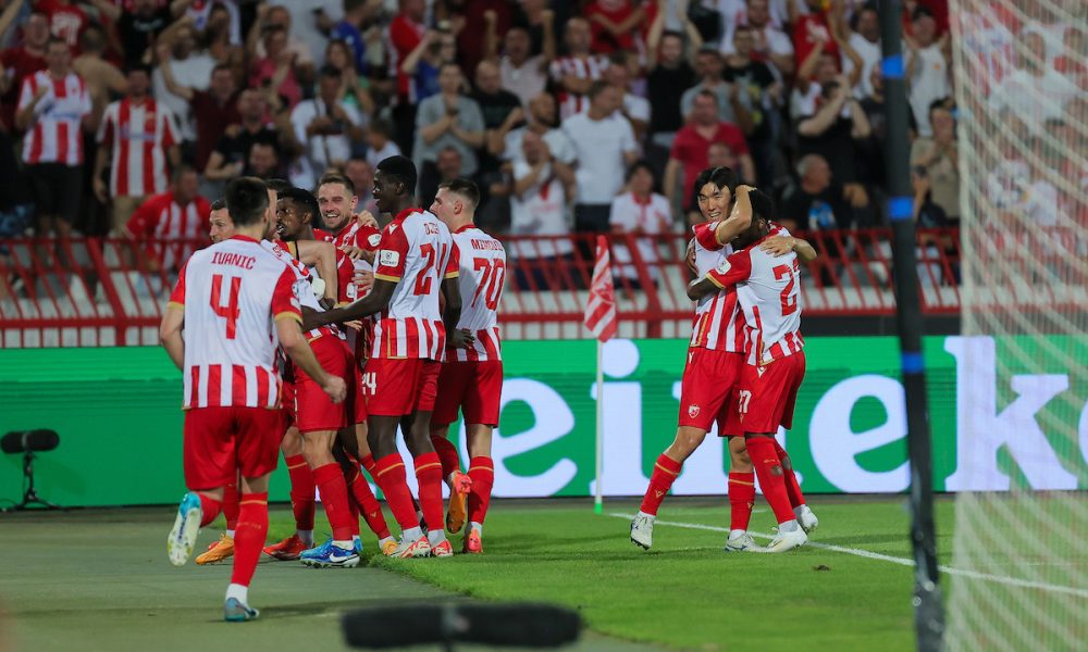 ZVEZDA PREDSTAVILA TREĆU GARNITURU DRESOVA Povratak u vreme Rajka Mitića i motiv sa stadiona JNA! (FOTO)