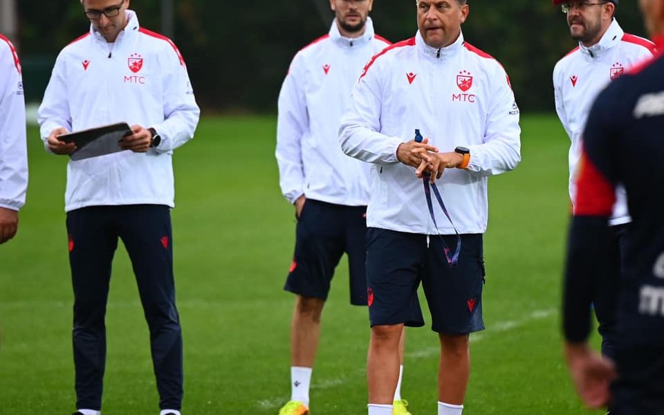 MODIFIKACIJA Kako bi Zvezda mogla da izgleda defanzivno čvrsto, a ofanzivno opasno brzo za Ligi šampiona? Formacija 3-4-2-1!