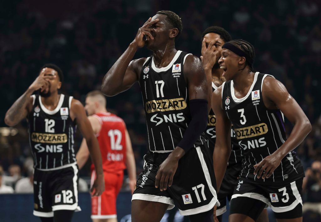 „PARNI VALJAK“ POKAZAO MOĆ NA NOVI POGON Partizan ubedljivo slavio protiv Borca u prvom kolu ABA lige (FOTO/VIDEO)