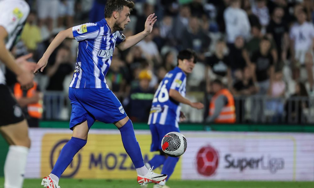 TIM OSMOG KOLA SUPERLIGE U IZBORU MBS Ljajić i napadač Spartaka briljirali, dva fudbalera Zvezde ima i igrača Partizana i pored poraza (SASTAV)