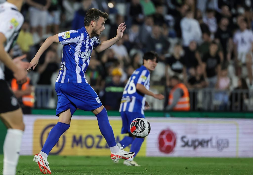 TIM OSMOG KOLA SUPERLIGE U IZBORU MBS Ljajić i napadač Spartaka briljirali, dva fudbalera Zvezde ima i igrača Partizana i pored poraza (SASTAV)